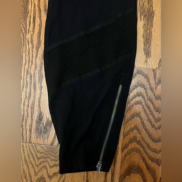 ATHLETA Sophia Moto Tight Leggings in Black- Size Large - Picture 4 of 7